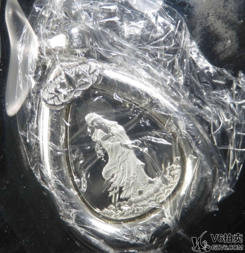 Lot395-21: 鉑金觀音吊墜 造幣廠原封